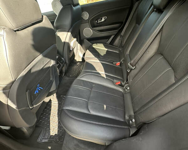 Черный Ленд Ровер Рендж Ровер Эвок, объемом двигателя 2 л и пробегом 89 тыс. км за 25000 $, фото 9 на Automoto.ua