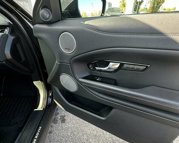 Черный Ленд Ровер Рендж Ровер Эвок, объемом двигателя 2 л и пробегом 89 тыс. км за 25000 $, фото 10 на Automoto.ua