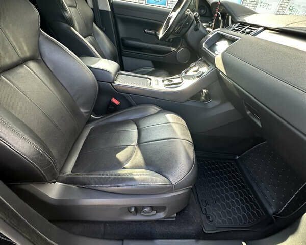 Черный Ленд Ровер Рендж Ровер Эвок, объемом двигателя 2 л и пробегом 89 тыс. км за 25000 $, фото 5 на Automoto.ua