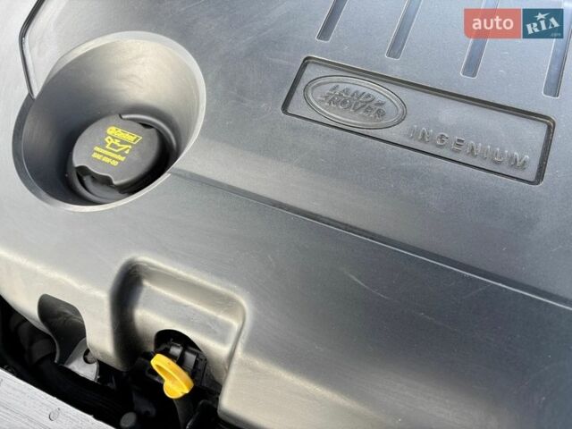 Черный Ленд Ровер Рендж Ровер Эвок, объемом двигателя 2 л и пробегом 119 тыс. км за 21900 $, фото 40 на Automoto.ua