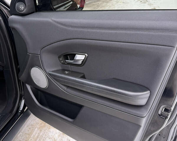 Черный Ленд Ровер Рендж Ровер Эвок, объемом двигателя 2 л и пробегом 119 тыс. км за 25500 $, фото 8 на Automoto.ua