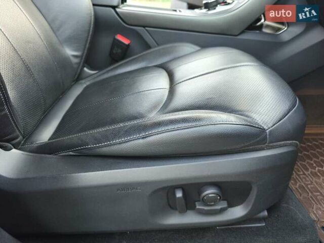 Чорний Ленд Ровер Рендж Ровер Евок, об'ємом двигуна 2 л та пробігом 89 тис. км за 23300 $, фото 16 на Automoto.ua