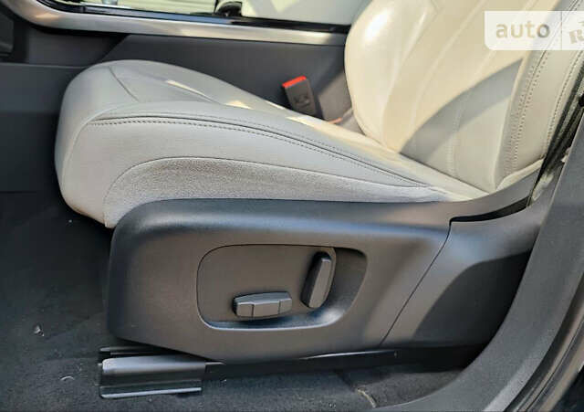 Черный Ленд Ровер Рендж Ровер Эвок, объемом двигателя 2 л и пробегом 12 тыс. км за 25800 $, фото 8 на Automoto.ua