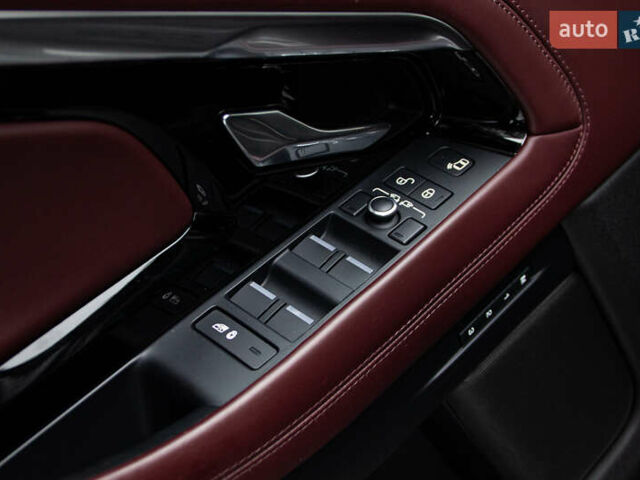 Черный Ленд Ровер Рендж Ровер Эвок, объемом двигателя 2 л и пробегом 103 тыс. км за 35000 $, фото 23 на Automoto.ua