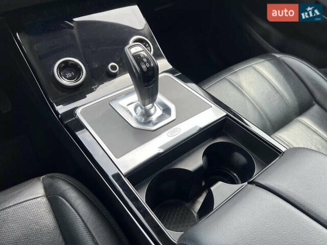 Черный Ленд Ровер Рендж Ровер Эвок, объемом двигателя 2 л и пробегом 85 тыс. км за 33800 $, фото 16 на Automoto.ua