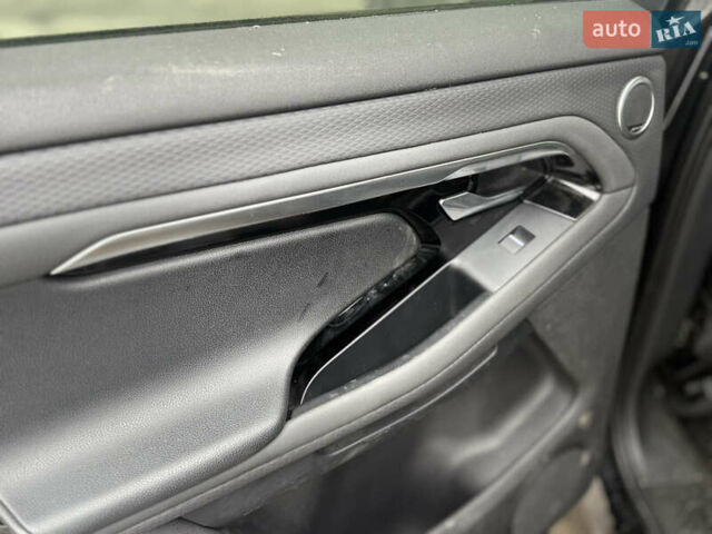 Чорний Ленд Ровер Рендж Ровер Евок, об'ємом двигуна 2 л та пробігом 122 тис. км за 19000 $, фото 8 на Automoto.ua