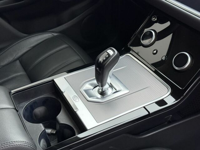 Черный Ленд Ровер Рендж Ровер Эвок, объемом двигателя 2 л и пробегом 47 тыс. км за 25900 $, фото 8 на Automoto.ua