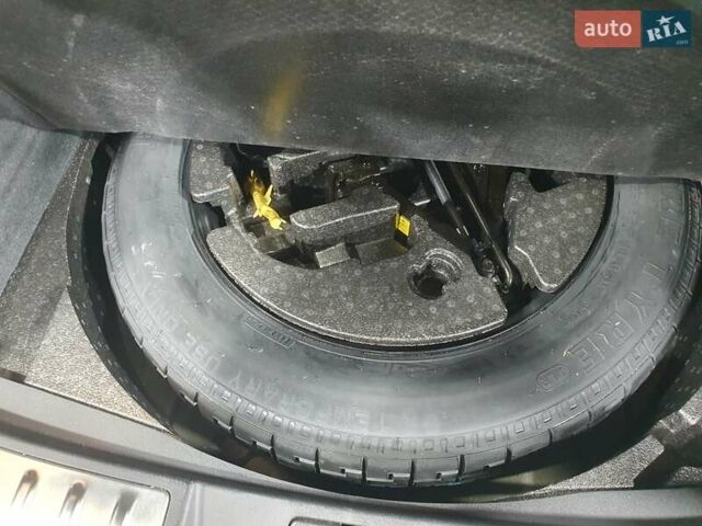 Черный Ленд Ровер Рендж Ровер Эвок, объемом двигателя 2 л и пробегом 108 тыс. км за 33333 $, фото 14 на Automoto.ua