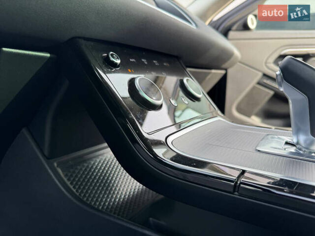 Черный Ленд Ровер Рендж Ровер Эвок, объемом двигателя 2 л и пробегом 22 тыс. км за 30900 $, фото 11 на Automoto.ua