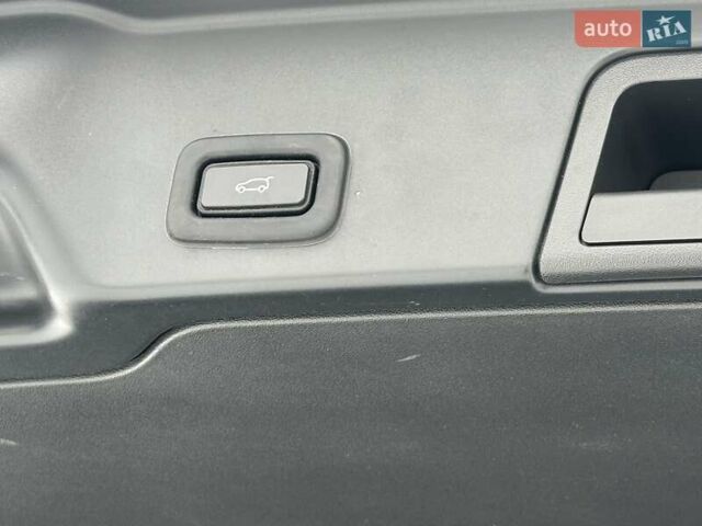 Чорний Ленд Ровер Рендж Ровер Евок, об'ємом двигуна 2 л та пробігом 93 тис. км за 30500 $, фото 32 на Automoto.ua