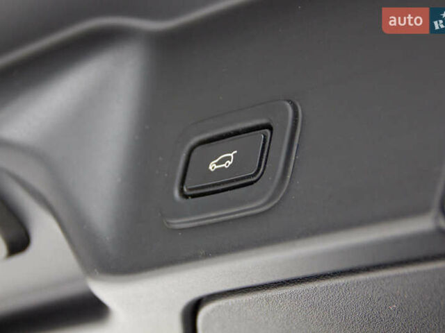 Черный Ленд Ровер Рендж Ровер Эвок, объемом двигателя 2 л и пробегом 103 тыс. км за 35000 $, фото 29 на Automoto.ua