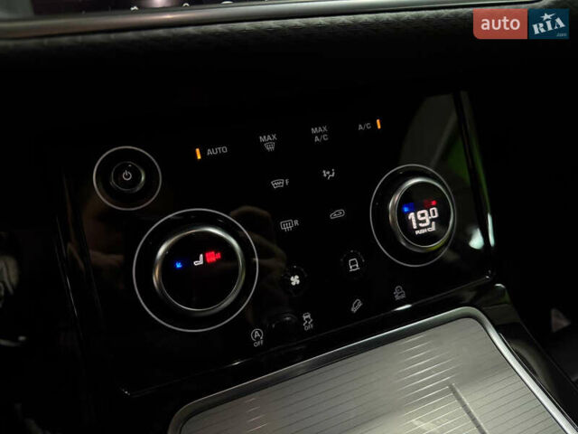 Чорний Ленд Ровер Рендж Ровер Евок, об'ємом двигуна 2 л та пробігом 52 тис. км за 32000 $, фото 7 на Automoto.ua