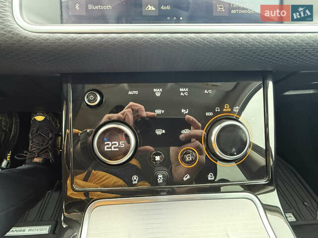 Черный Ленд Ровер Рендж Ровер Эвок, объемом двигателя 2 л и пробегом 53 тыс. км за 30500 $, фото 30 на Automoto.ua