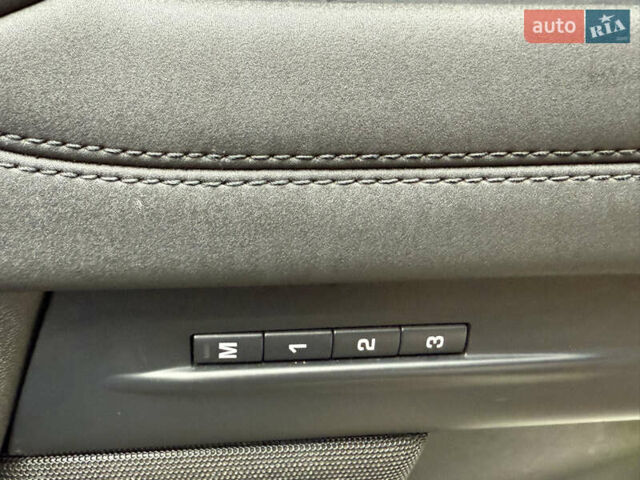 Чорний Ленд Ровер Рендж Ровер Евок, об'ємом двигуна 2 л та пробігом 61 тис. км за 22000 $, фото 12 на Automoto.ua