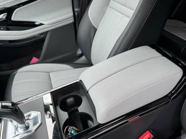 Чорний Ленд Ровер Рендж Ровер Евок, об'ємом двигуна 2 л та пробігом 65 тис. км за 44000 $, фото 7 на Automoto.ua