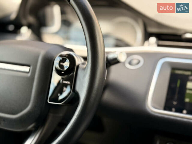 Черный Ленд Ровер Рендж Ровер Эвок, объемом двигателя 2 л и пробегом 116 тыс. км за 31500 $, фото 8 на Automoto.ua