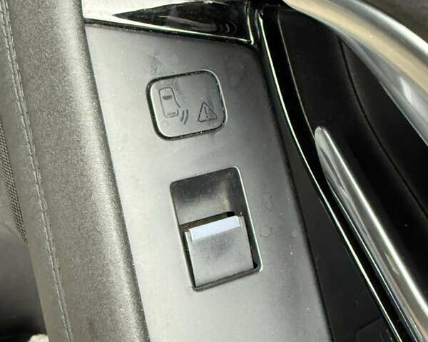 Чорний Ленд Ровер Рендж Ровер Евок, об'ємом двигуна 2 л та пробігом 61 тис. км за 22000 $, фото 11 на Automoto.ua