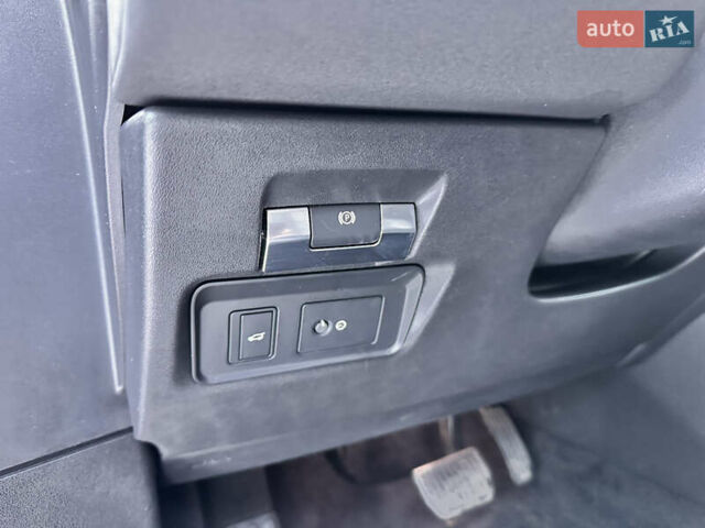 Черный Ленд Ровер Рендж Ровер Эвок, объемом двигателя 0 л и пробегом 110 тыс. км за 29000 $, фото 33 на Automoto.ua