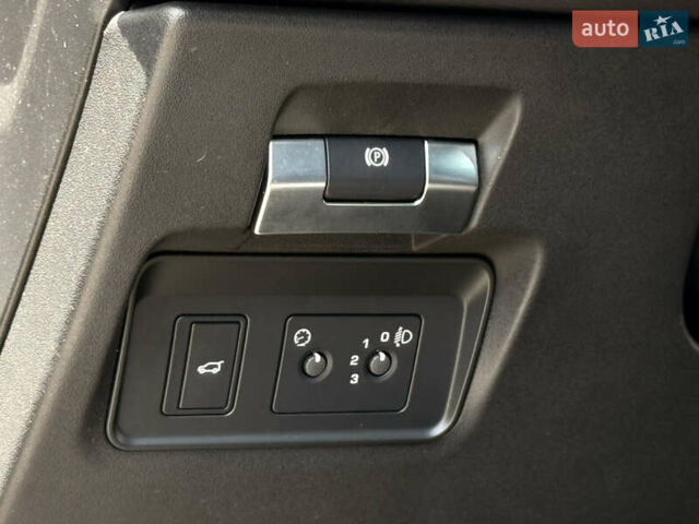 Черный Ленд Ровер Рендж Ровер Эвок, объемом двигателя 2 л и пробегом 116 тыс. км за 31500 $, фото 14 на Automoto.ua