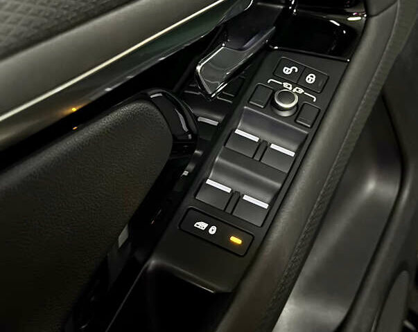 Чорний Ленд Ровер Рендж Ровер Евок, об'ємом двигуна 2 л та пробігом 117 тис. км за 29800 $, фото 13 на Automoto.ua