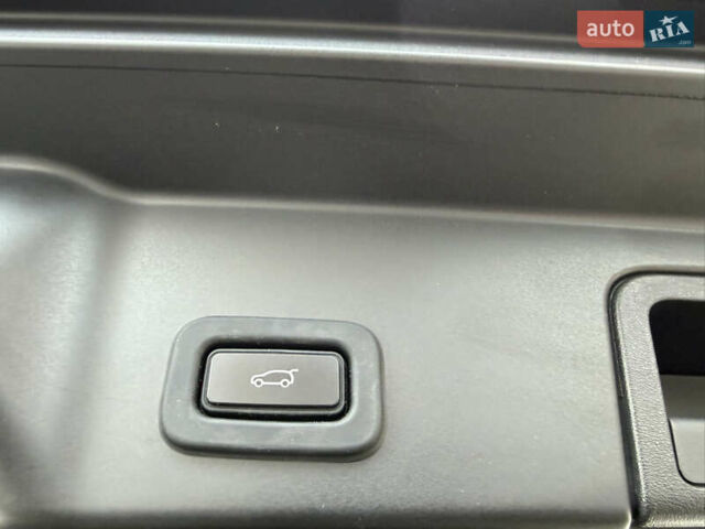 Чорний Ленд Ровер Рендж Ровер Евок, об'ємом двигуна 2 л та пробігом 29 тис. км за 46800 $, фото 25 на Automoto.ua