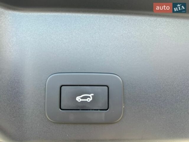 Черный Ленд Ровер Рендж Ровер Эвок, объемом двигателя 2 л и пробегом 185 тыс. км за 32912 $, фото 20 на Automoto.ua