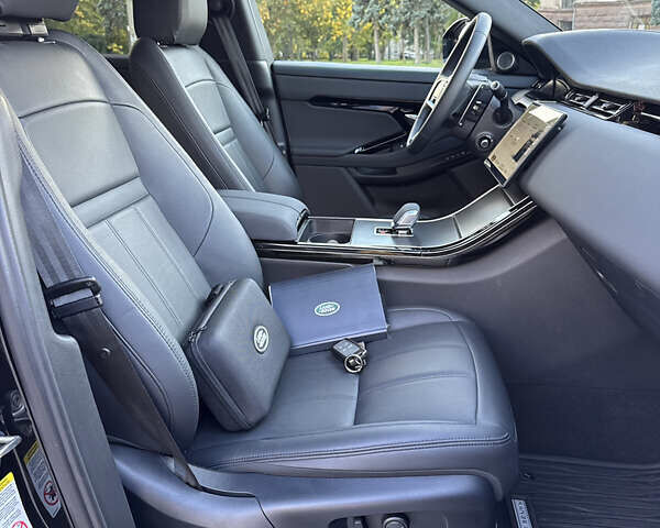 Черный Ленд Ровер Рендж Ровер Эвок, объемом двигателя 2 л и пробегом 6 тыс. км за 47900 $, фото 30 на Automoto.ua