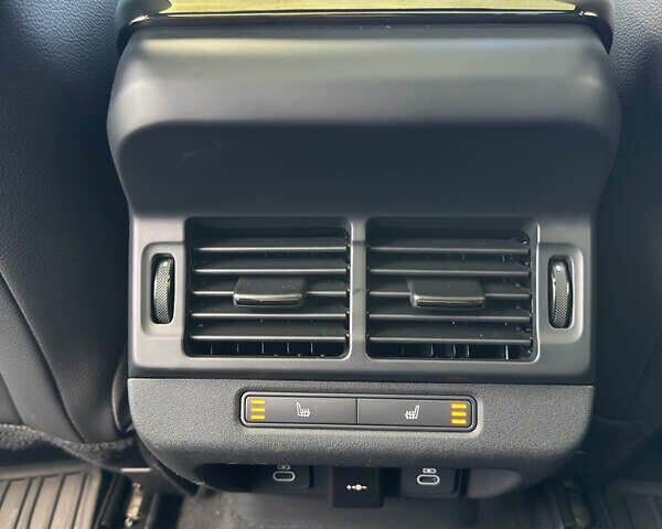 Черный Ленд Ровер Рендж Ровер Эвок, объемом двигателя 2 л и пробегом 6 тыс. км за 42900 $, фото 23 на Automoto.ua