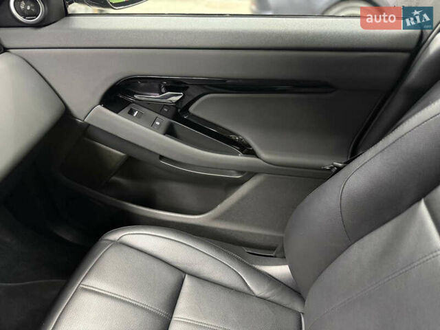 Черный Ленд Ровер Рендж Ровер Эвок, объемом двигателя 2 л и пробегом 9 тыс. км за 47000 $, фото 23 на Automoto.ua