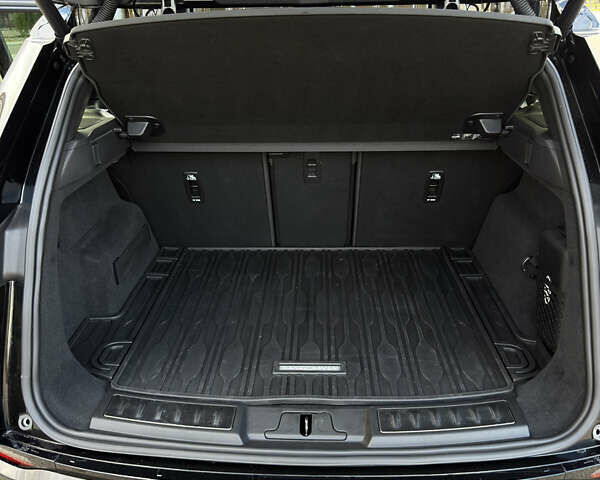 Черный Ленд Ровер Рендж Ровер Эвок, объемом двигателя 2 л и пробегом 6 тыс. км за 42900 $, фото 28 на Automoto.ua