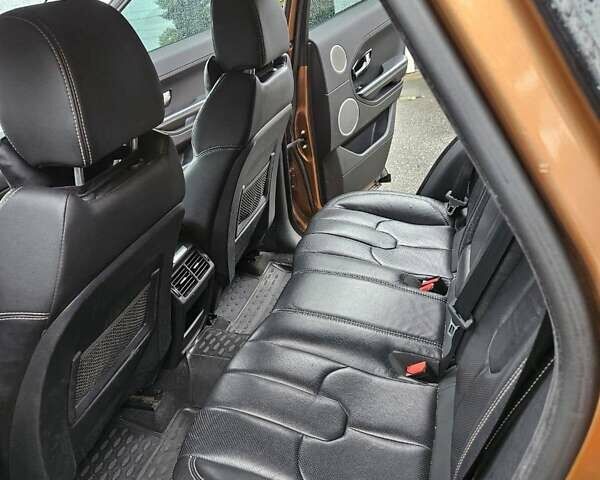 Коричневый Ленд Ровер Рендж Ровер Эвок, объемом двигателя 2.18 л и пробегом 106 тыс. км за 25000 $, фото 4 на Automoto.ua