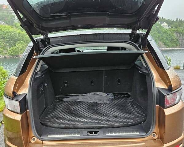 Коричневый Ленд Ровер Рендж Ровер Эвок, объемом двигателя 2.18 л и пробегом 106 тыс. км за 25000 $, фото 15 на Automoto.ua