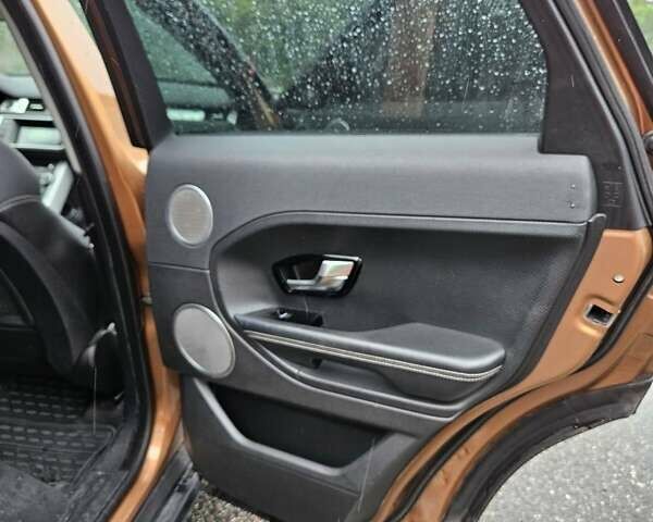 Коричневый Ленд Ровер Рендж Ровер Эвок, объемом двигателя 2.18 л и пробегом 106 тыс. км за 25000 $, фото 12 на Automoto.ua