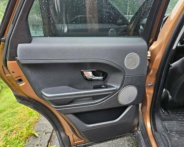 Коричневый Ленд Ровер Рендж Ровер Эвок, объемом двигателя 2.18 л и пробегом 106 тыс. км за 25000 $, фото 10 на Automoto.ua