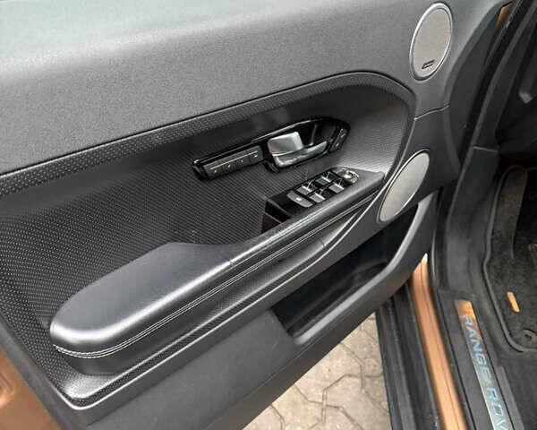 Коричневий Ленд Ровер Рендж Ровер Евок, об'ємом двигуна 2.18 л та пробігом 240 тис. км за 17500 $, фото 13 на Automoto.ua