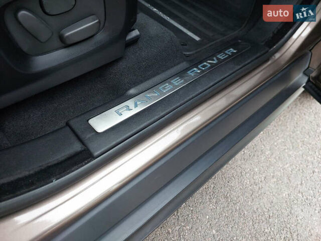 Коричневый Ленд Ровер Рендж Ровер Эвок, объемом двигателя 2.2 л и пробегом 115 тыс. км за 19900 $, фото 54 на Automoto.ua