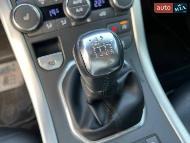 Коричневый Ленд Ровер Рендж Ровер Эвок, объемом двигателя 2.2 л и пробегом 88 тыс. км за 17590 $, фото 32 на Automoto.ua