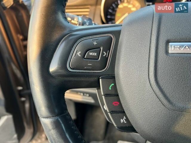 Коричневый Ленд Ровер Рендж Ровер Эвок, объемом двигателя 2.2 л и пробегом 88 тыс. км за 17590 $, фото 24 на Automoto.ua