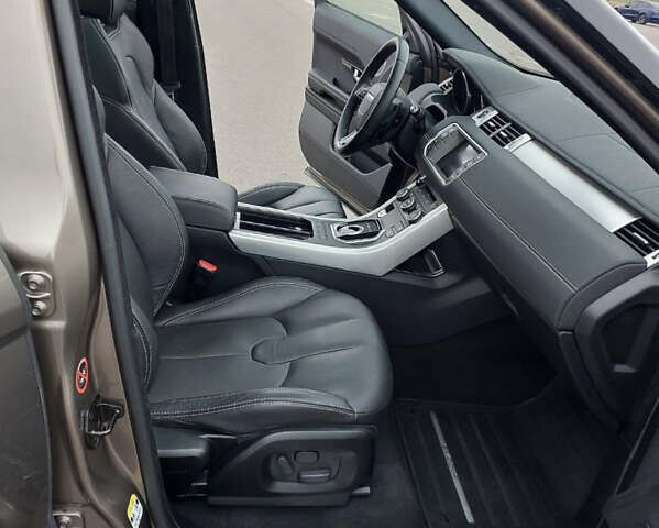 Коричневый Ленд Ровер Рендж Ровер Эвок, объемом двигателя 2.2 л и пробегом 115 тыс. км за 19900 $, фото 49 на Automoto.ua