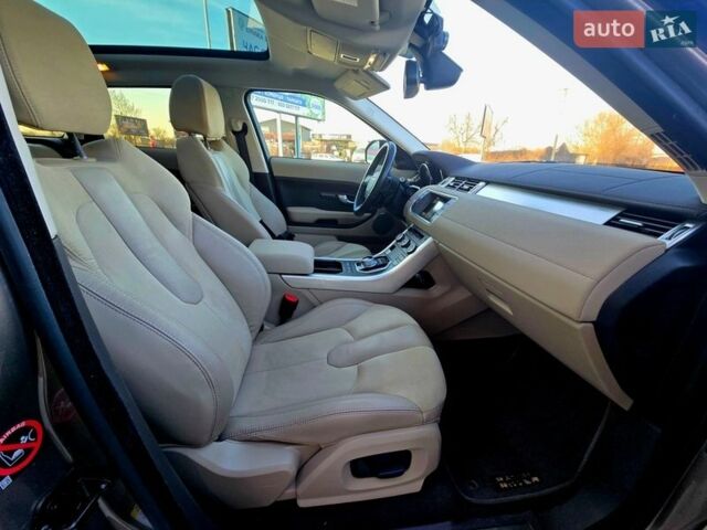 Коричневый Ленд Ровер Рендж Ровер Эвок, объемом двигателя 2 л и пробегом 158 тыс. км за 17950 $, фото 36 на Automoto.ua