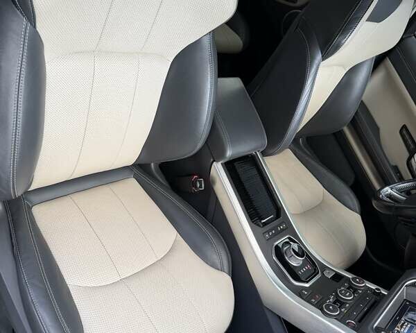 Коричневый Ленд Ровер Рендж Ровер Эвок, объемом двигателя 2 л и пробегом 96 тыс. км за 21000 $, фото 19 на Automoto.ua