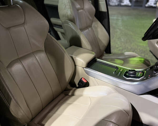 Коричневий Ленд Ровер Рендж Ровер Евок, об'ємом двигуна 2 л та пробігом 99 тис. км за 29000 $, фото 13 на Automoto.ua