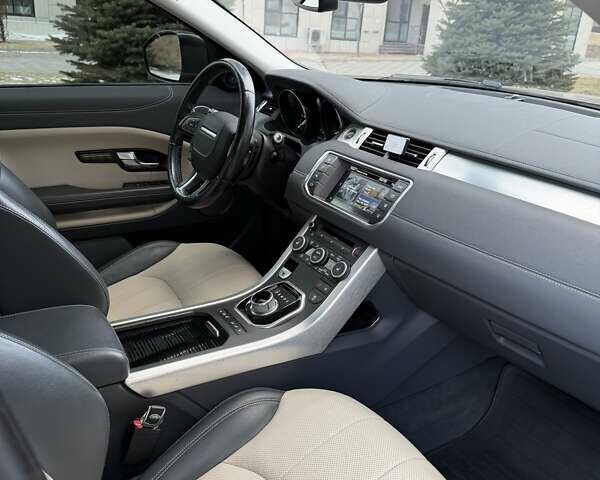 Коричневый Ленд Ровер Рендж Ровер Эвок, объемом двигателя 2 л и пробегом 96 тыс. км за 21000 $, фото 18 на Automoto.ua