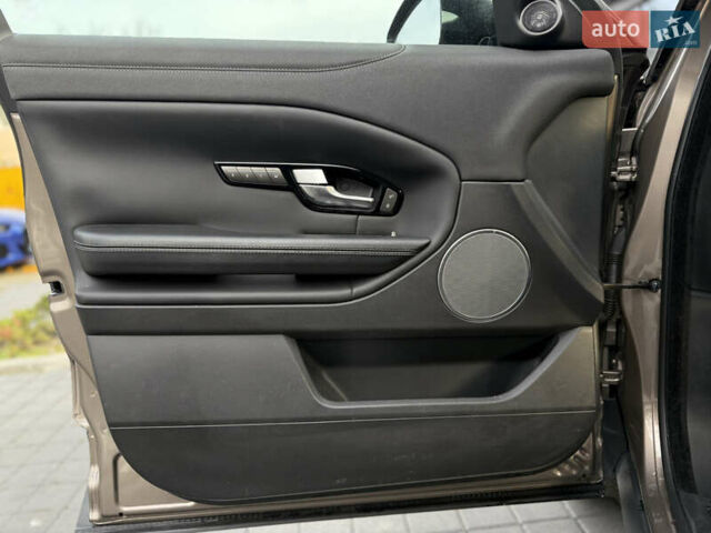 Коричневый Ленд Ровер Рендж Ровер Эвок, объемом двигателя 2 л и пробегом 66 тыс. км за 22900 $, фото 24 на Automoto.ua