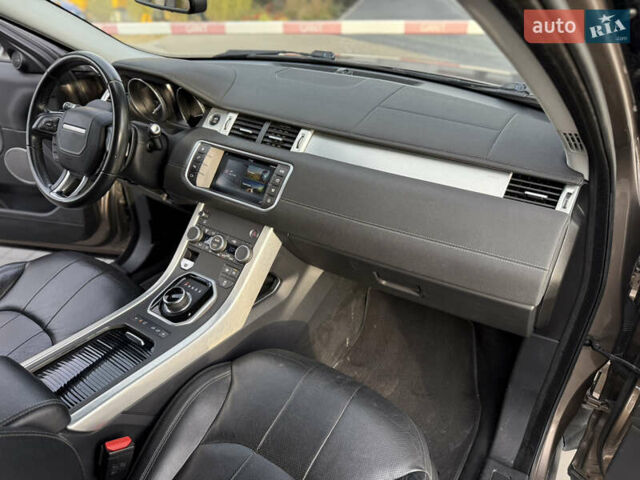 Коричневый Ленд Ровер Рендж Ровер Эвок, объемом двигателя 2 л и пробегом 66 тыс. км за 22900 $, фото 58 на Automoto.ua