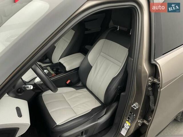 Коричневый Ленд Ровер Рендж Ровер Эвок, объемом двигателя 2 л и пробегом 78 тыс. км за 32662 $, фото 7 на Automoto.ua