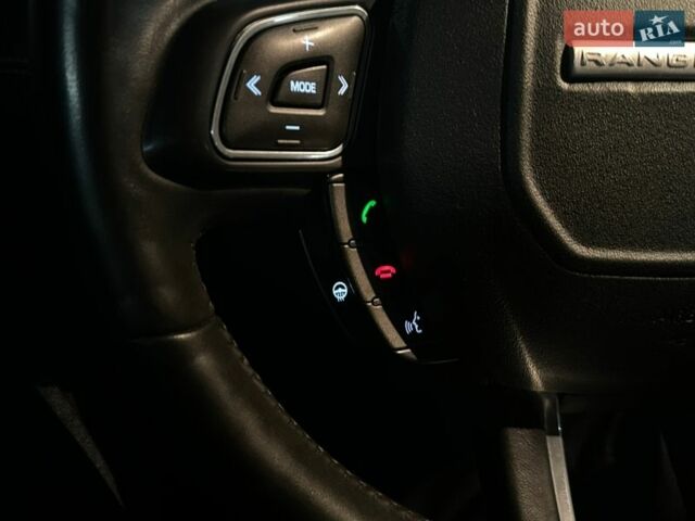 Красный Ленд Ровер Рендж Ровер Эвок, объемом двигателя 2 л и пробегом 138 тыс. км за 14500 $, фото 14 на Automoto.ua