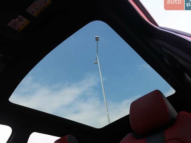 Червоний Ленд Ровер Рендж Ровер Евок, об'ємом двигуна 2 л та пробігом 133 тис. км за 19300 $, фото 12 на Automoto.ua