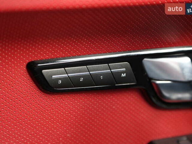 Червоний Ленд Ровер Рендж Ровер Евок, об'ємом двигуна 2 л та пробігом 133 тис. км за 19300 $, фото 31 на Automoto.ua