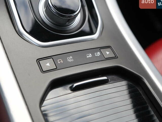 Червоний Ленд Ровер Рендж Ровер Евок, об'ємом двигуна 2 л та пробігом 133 тис. км за 19300 $, фото 30 на Automoto.ua